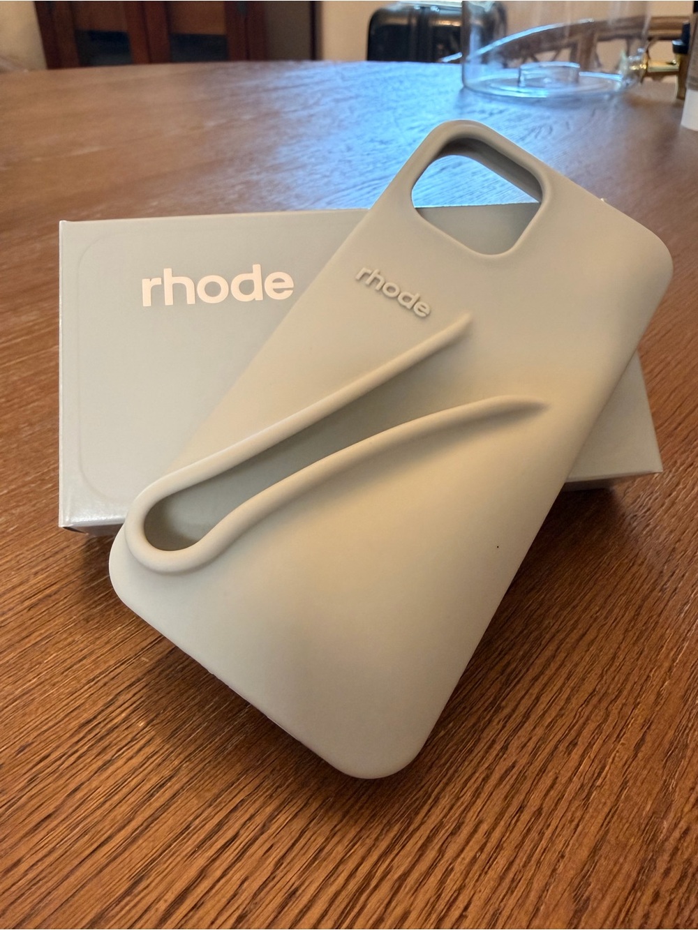 RHODE Silicone Phone Case with Grip - Light Gray iPhone 14/15